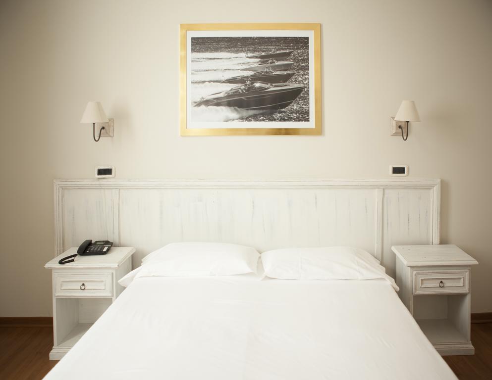 Hotel Sebino Sarnico Bagian luar foto