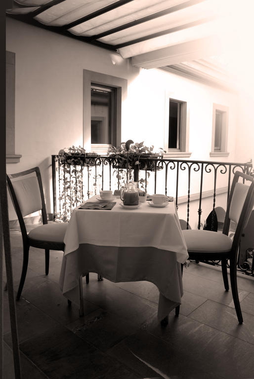 Hotel Sebino Sarnico Bagian luar foto